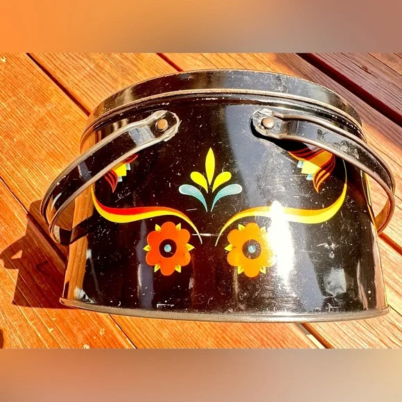 Vintage Pennsylvania Dutch Folk Art Metal Picnic/Sewing Tin Lidded w/Handles - Picture 4 of 9